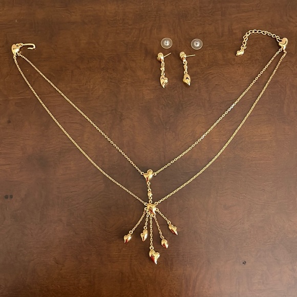 A RARE FIND…Vintage St John necklace w/ Matching Triple heart drop earrings. - Picture 1 of 8
